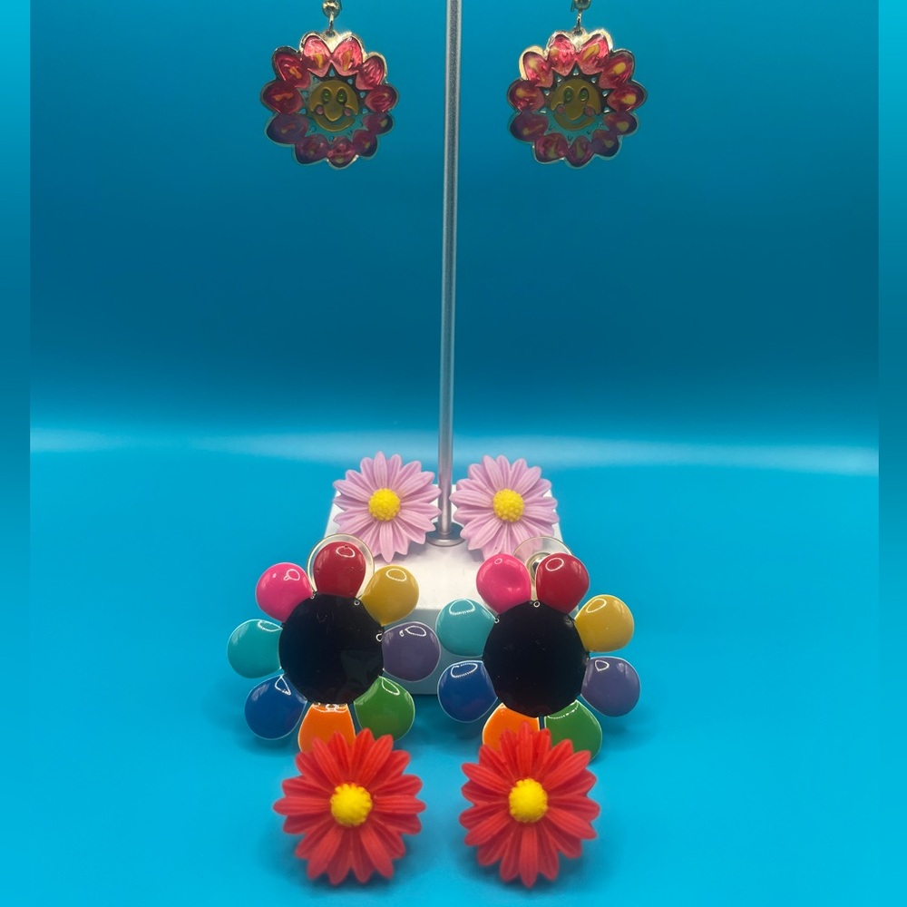Colorful Floral Earrings - Picture 2 of 8
